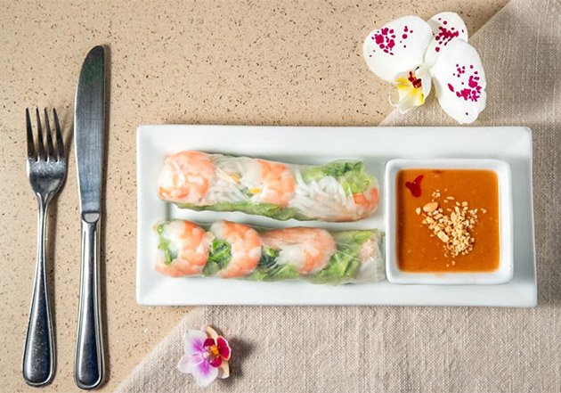Fresh salad rolls